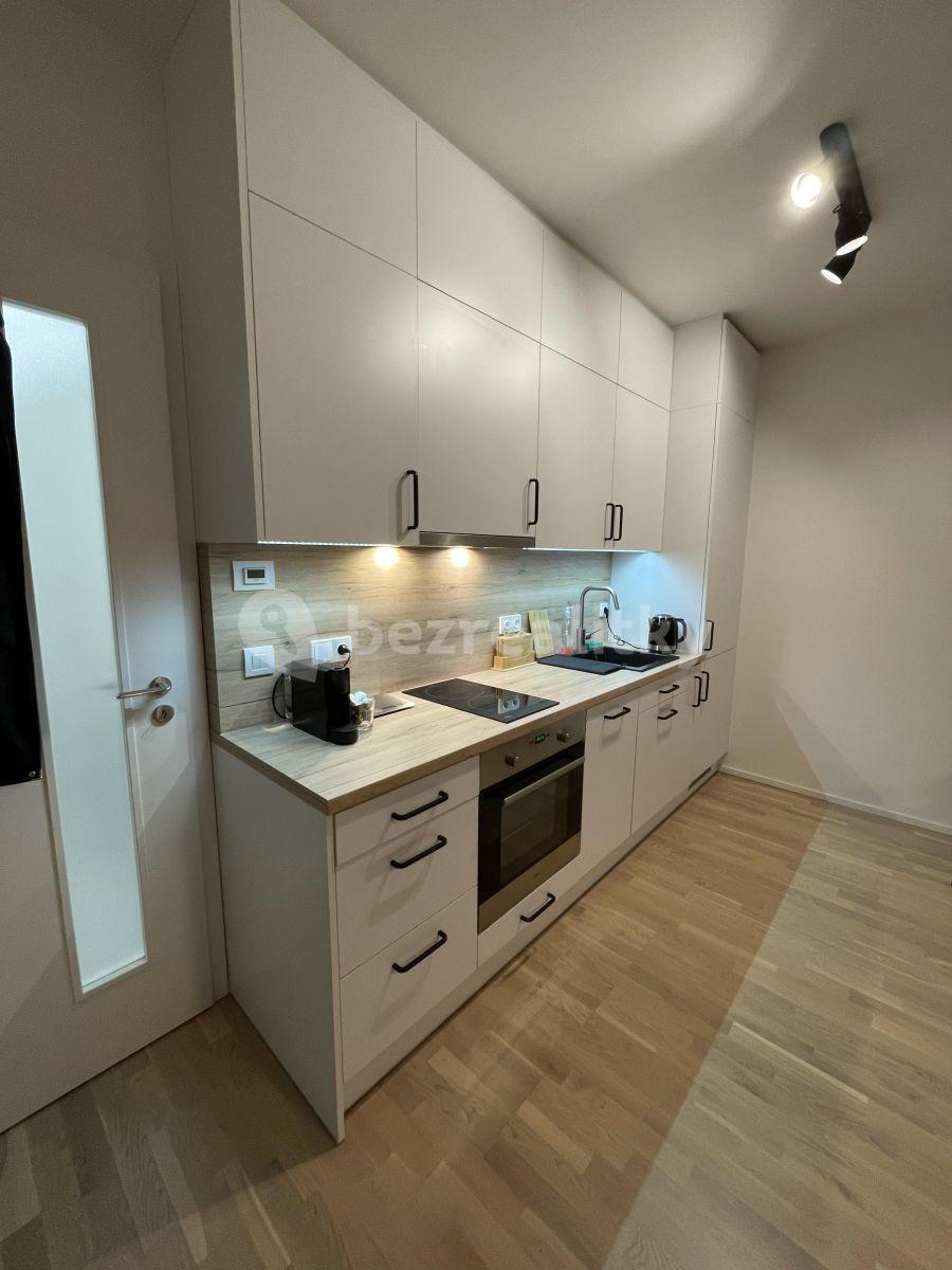 Pronájem bytu 1+kk 39 m², Za Strašnickou vozovnou, Praha, Praha