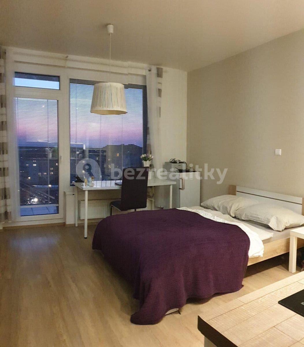 Pronájem bytu 1+kk 30 m², Nad Přehradou, Praha, Praha