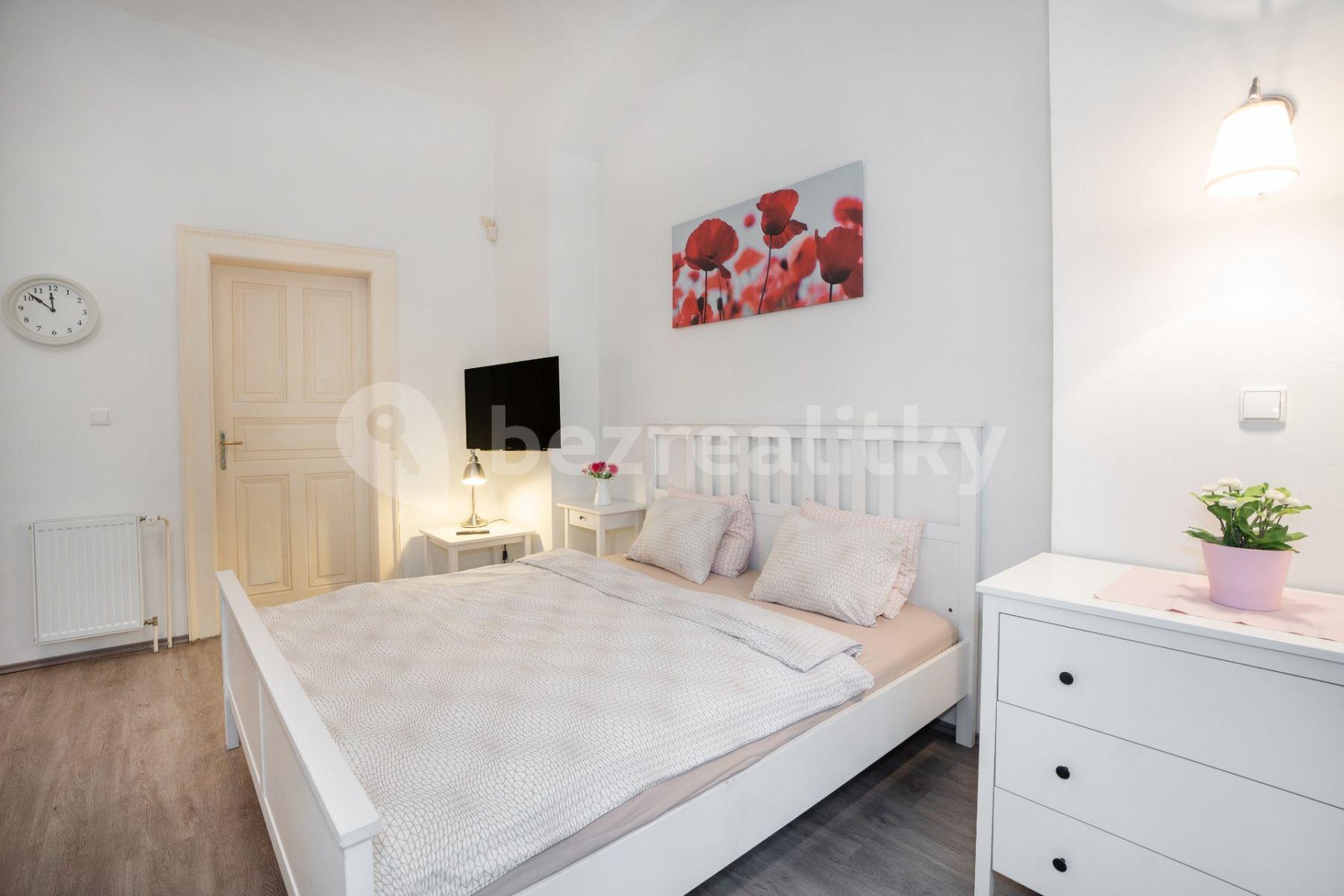 Pronájem bytu 1+1 29 m², Školská, Praha, Praha