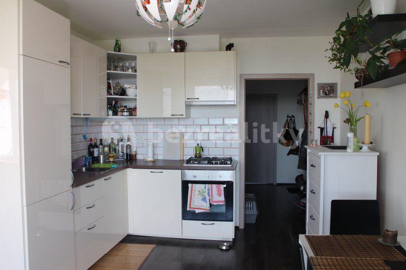 Pronájem bytu 3+1 70 m², Zárybská, Praha, Praha