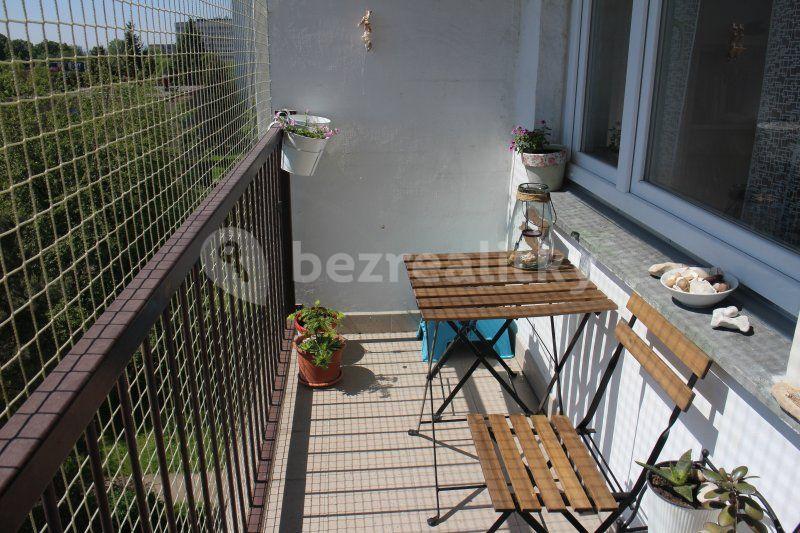 Pronájem bytu 3+1 70 m², Zárybská, Praha, Praha