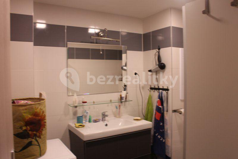 Pronájem bytu 3+1 70 m², Zárybská, Praha, Praha