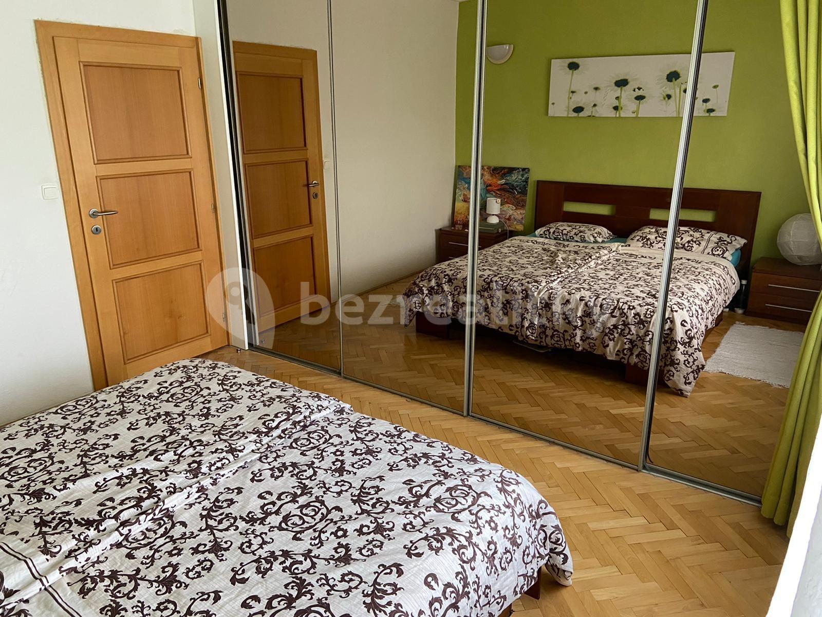 Pronájem bytu 2+1 53 m², Kozmonautická, Ružinov, Bratislavský kraj