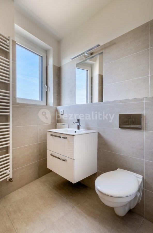 Pronájem bytu 1+kk 41 m², Československého exilu, Praha, Praha