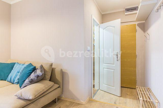 Pronájem bytu 1+kk 25 m², Plynární, Praha, Praha