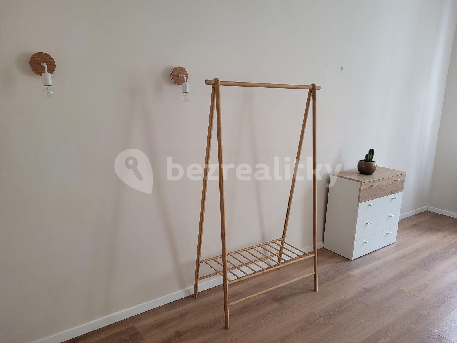 Pronájem bytu 1+1 43 m², Kamenická, Praha, Praha