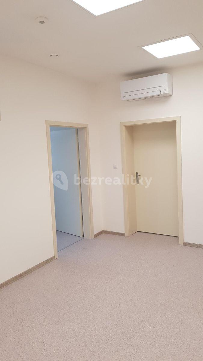 Pronájem nebytového prostoru 41 m², Staré Náměstí, Ostrov, Karlovarský kraj