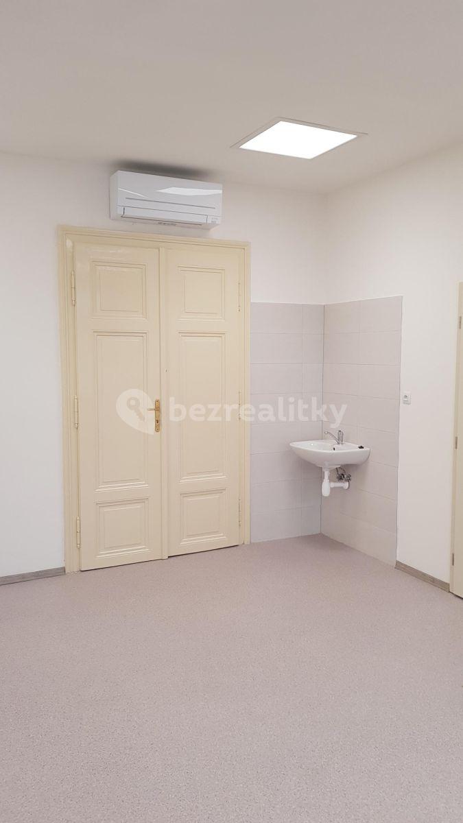 Pronájem nebytového prostoru 41 m², Staré Náměstí, Ostrov, Karlovarský kraj