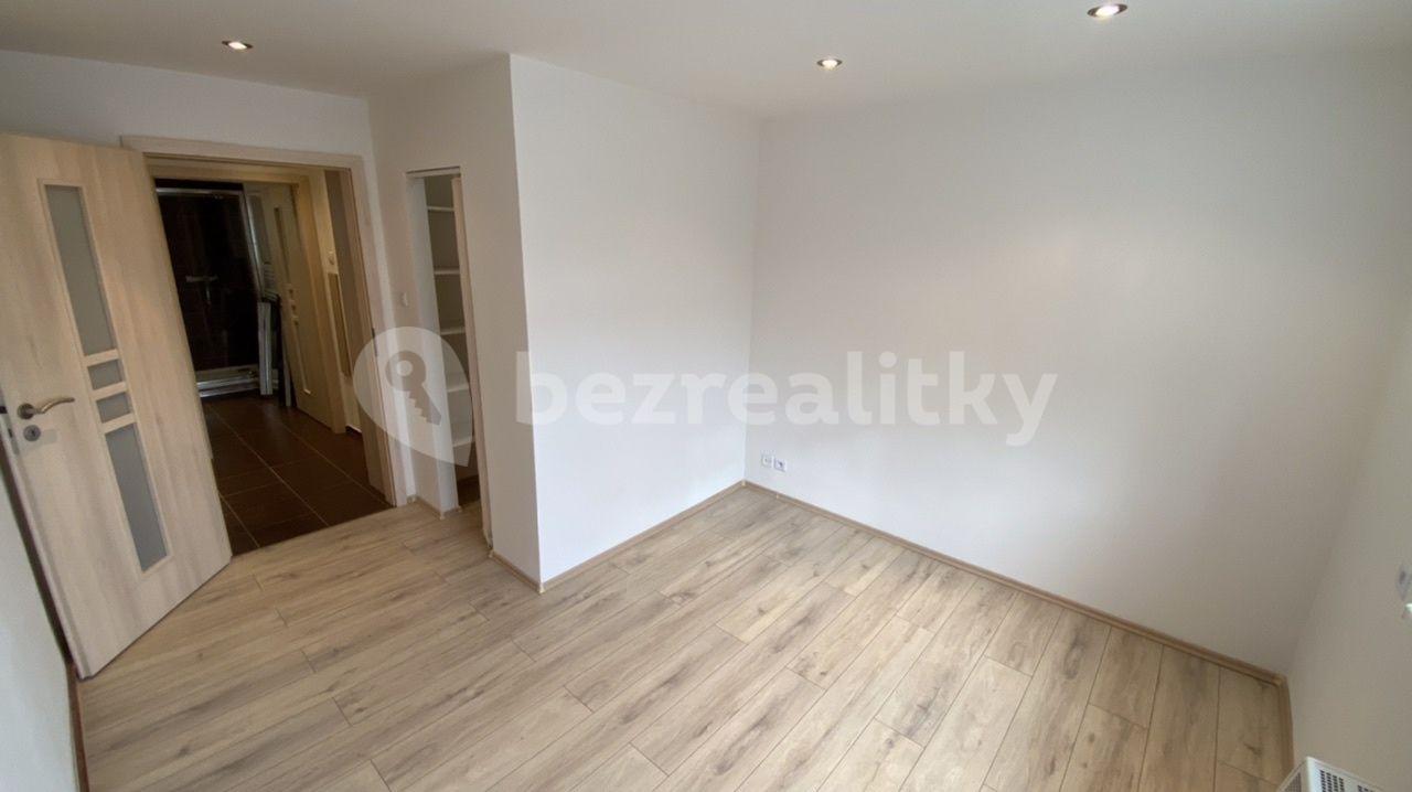 Pronájem bytu 2+1 54 m², Petrohradská, Kladno, Středočeský kraj