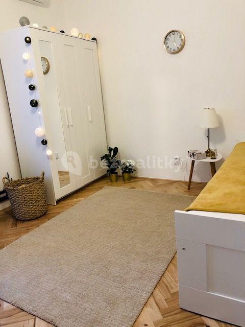 Pronájem bytu 1+kk 30 m², Kloboučnická, Praha, Praha