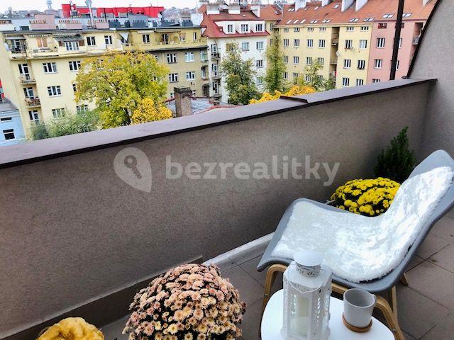 Pronájem bytu 1+kk 30 m², Kloboučnická, Praha, Praha