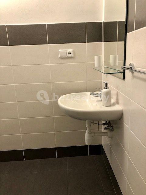 Pronájem bytu 1+kk 30 m², Kloboučnická, Praha, Praha