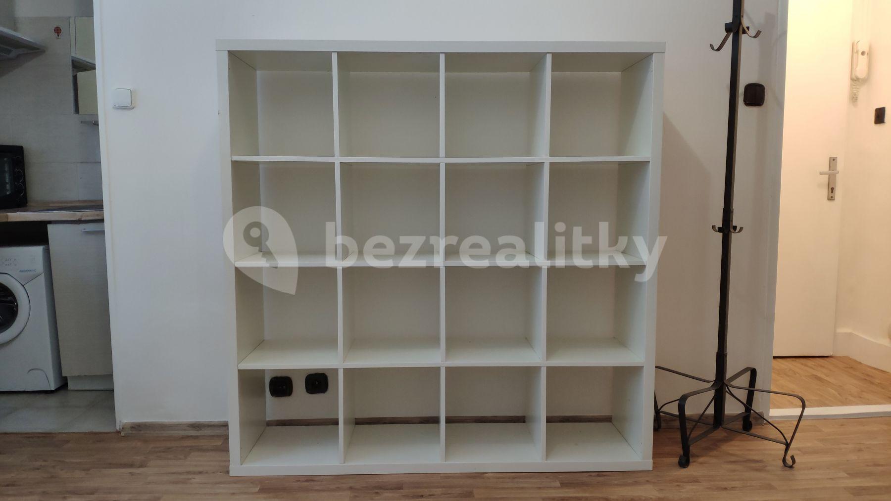 Pronájem bytu 1+kk 25 m², Arménská, Praha, Praha