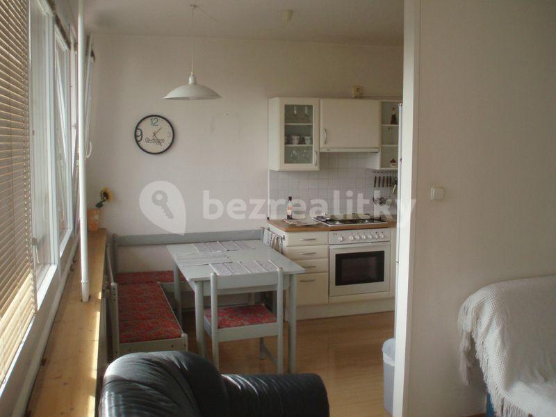 Pronájem bytu 4+1 68 m², Mimoňská, Praha, Praha