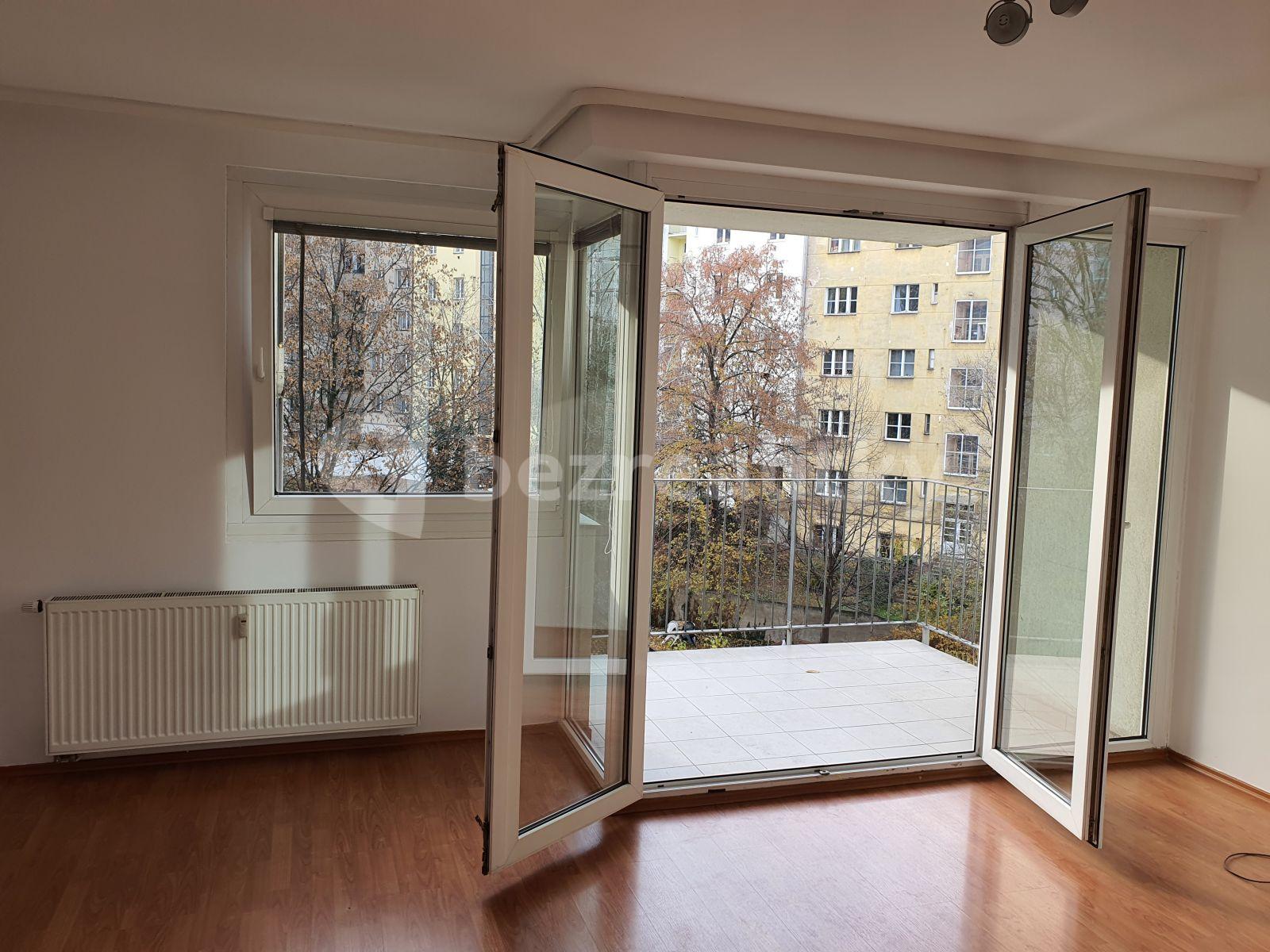 Pronájem bytu 1+kk 33 m², Kloboučnická, Praha, Praha