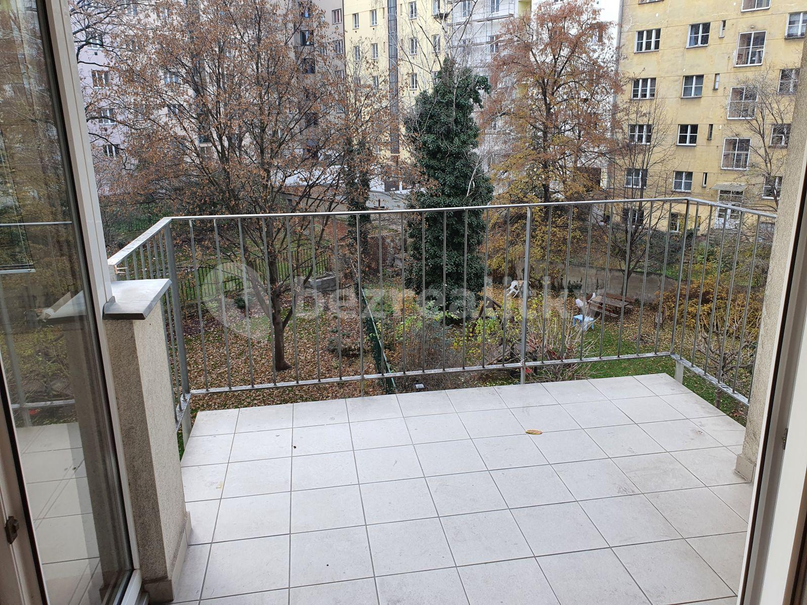 Pronájem bytu 1+kk 33 m², Kloboučnická, Praha, Praha