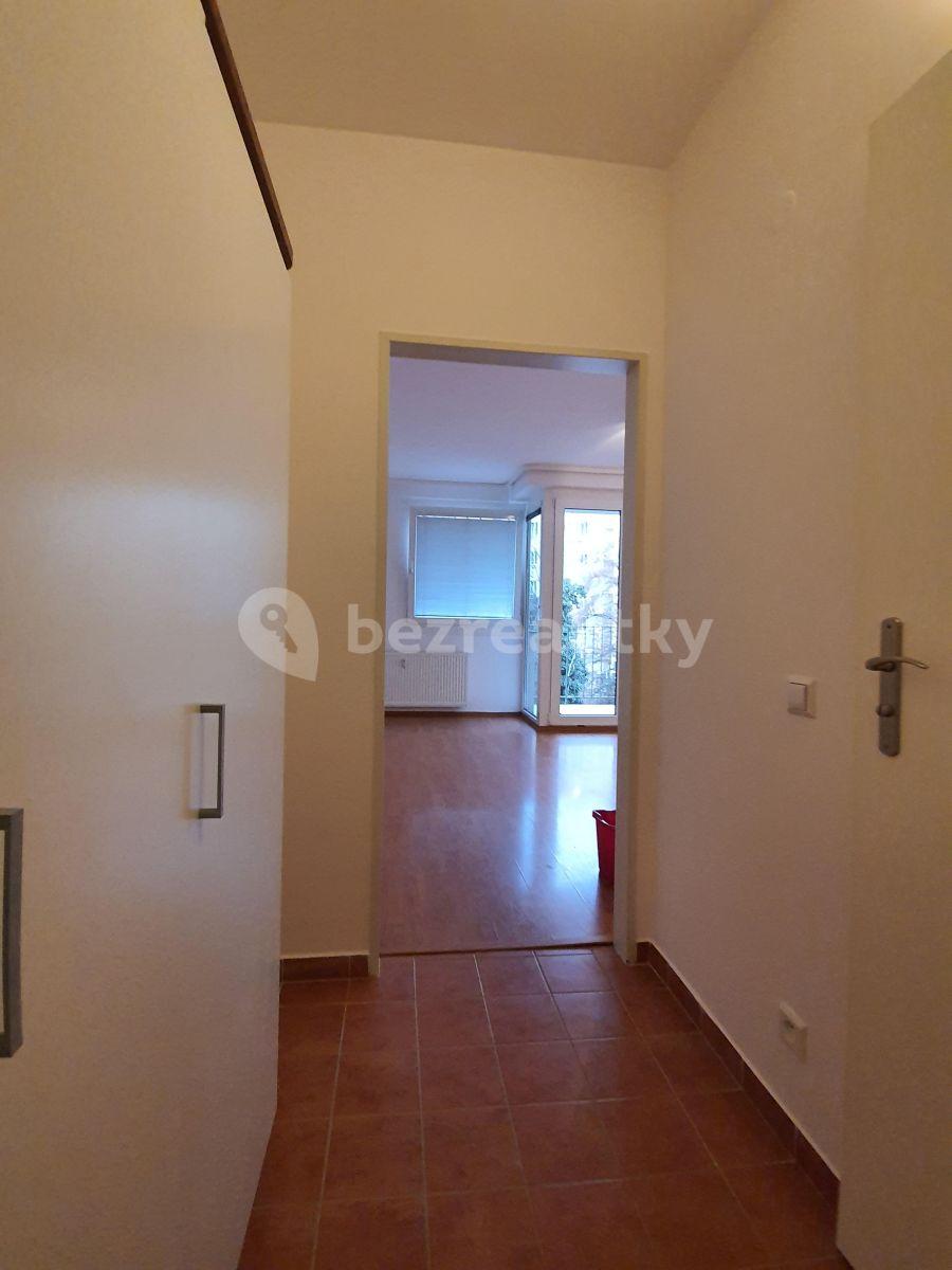 Pronájem bytu 1+kk 33 m², Kloboučnická, Praha, Praha