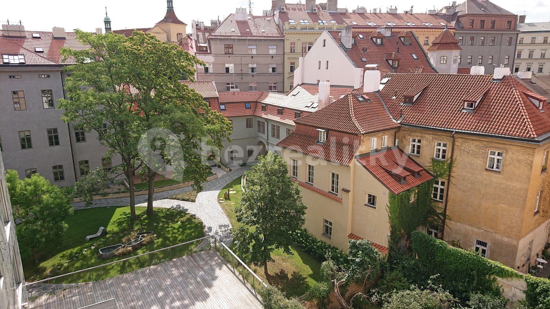 Pronájem bytu 2+kk 38 m², U Milosrdných, Praha, Praha