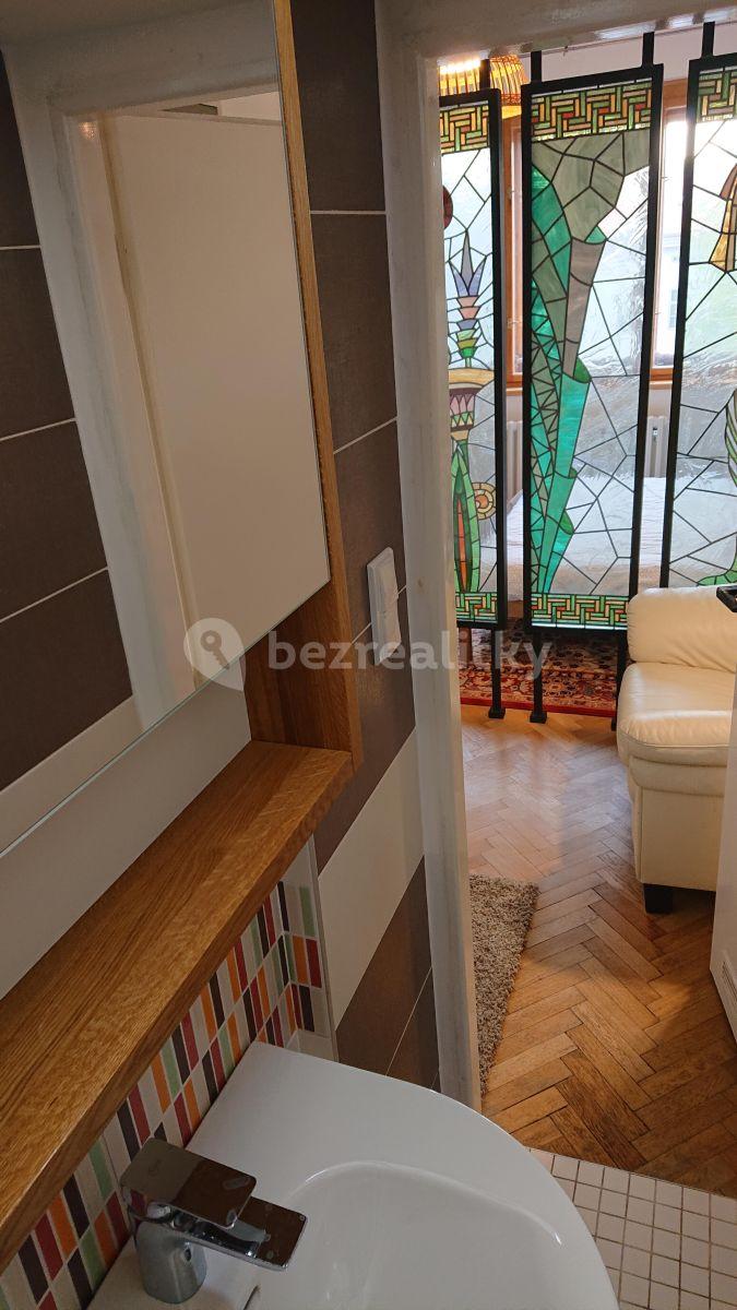 Pronájem bytu 2+kk 38 m², U Milosrdných, Praha, Praha