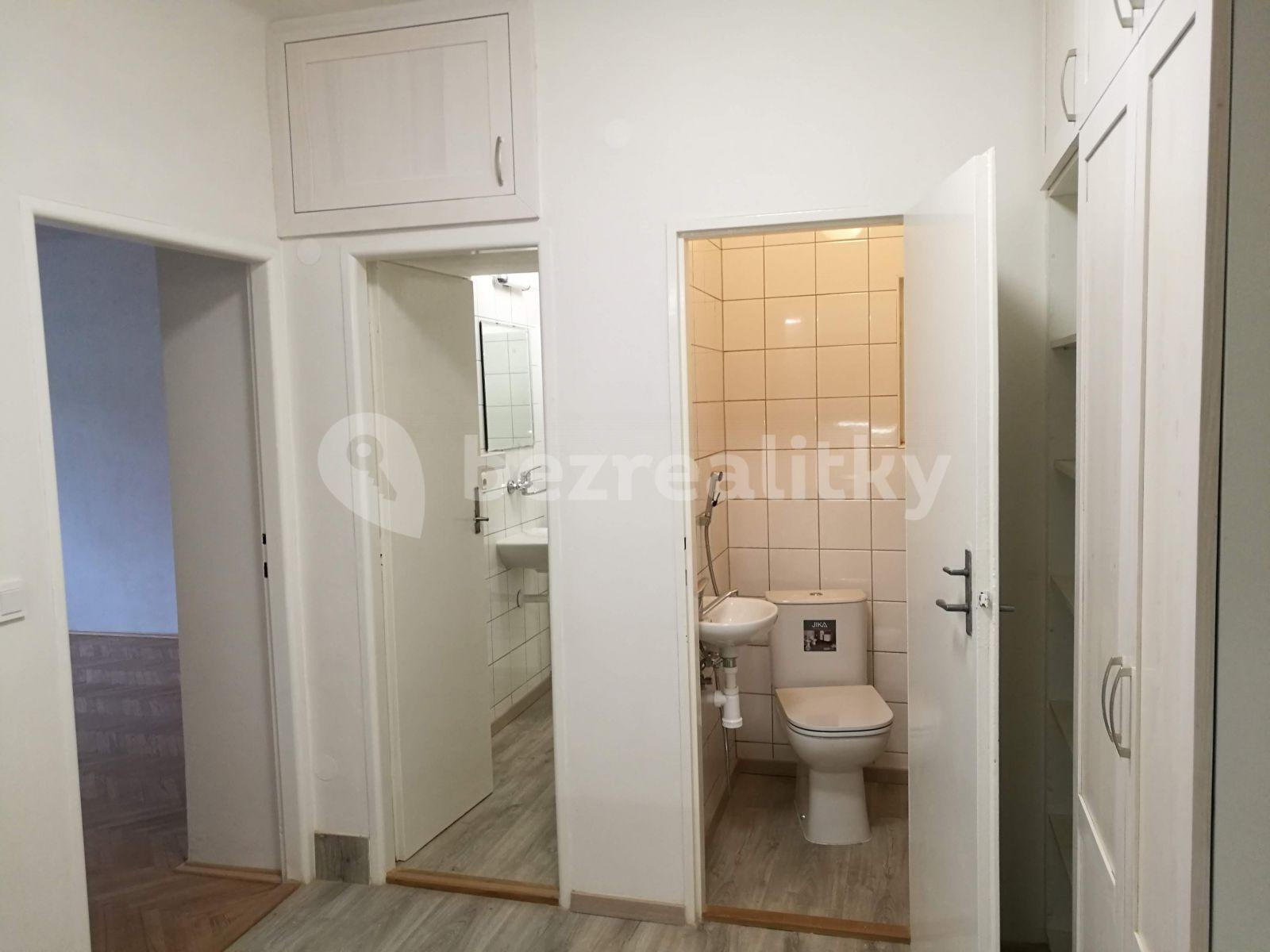 Pronájem bytu 2+1 56 m², Podbabská, Praha, Praha