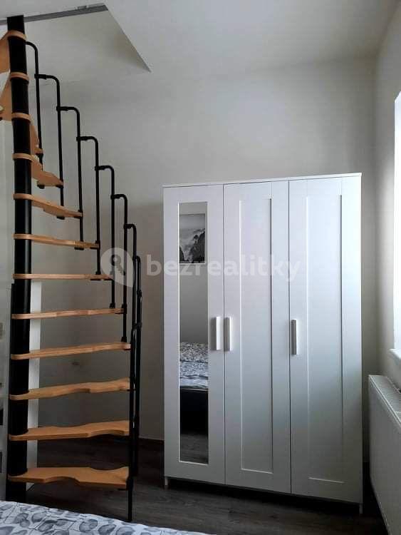 Pronájem bytu 2+kk 35 m², Široká, Chrudim, Pardubický kraj