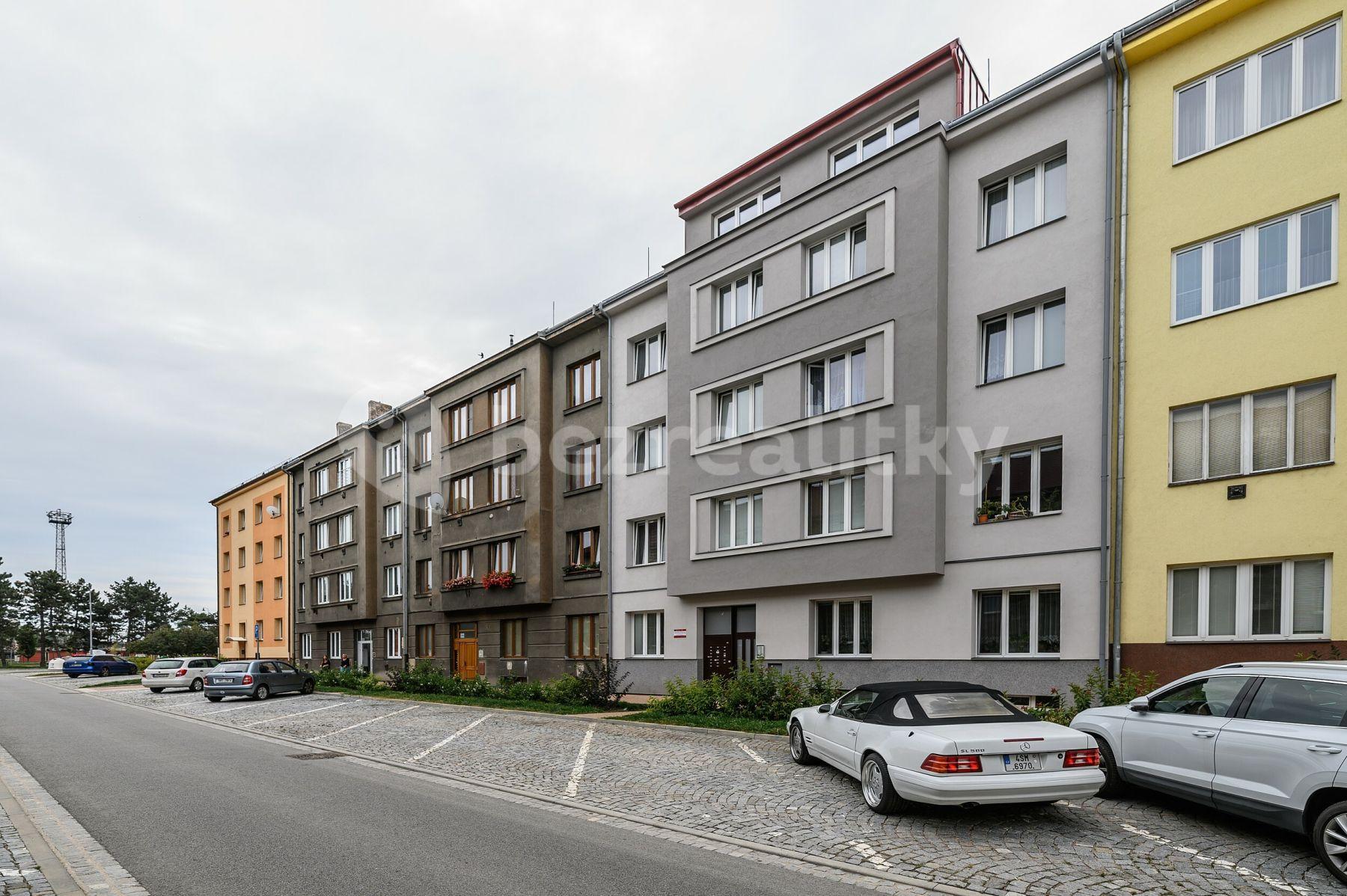 Pronájem bytu 1+kk 22 m², Macanova, Pardubice, Pardubický kraj