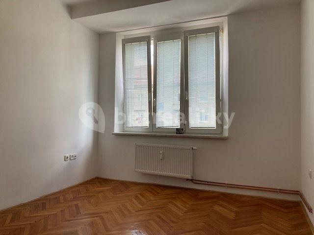 Pronájem bytu 1+kk 22 m², Macanova, Pardubice, Pardubický kraj