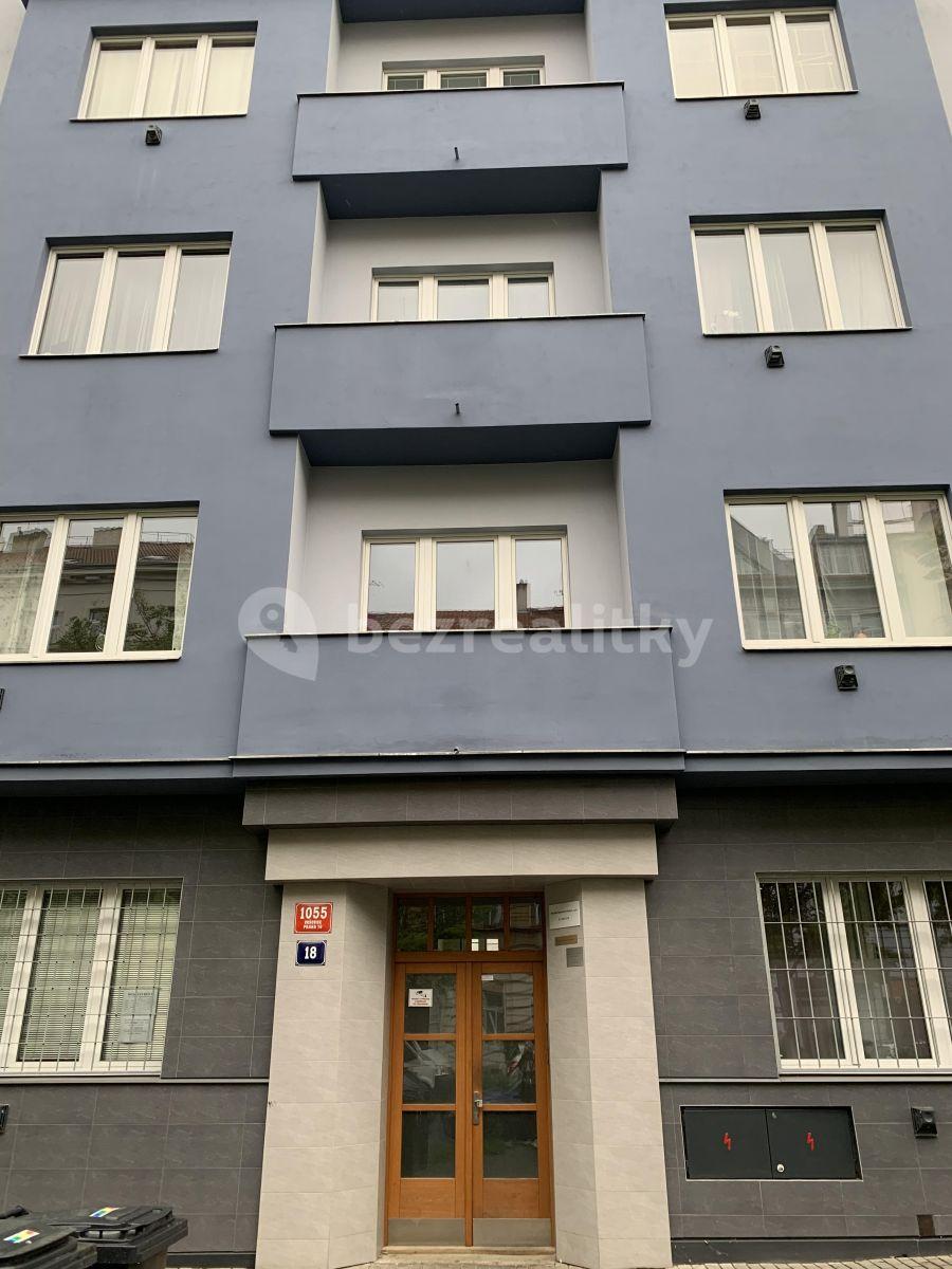 Pronájem bytu 2+1 55 m², 28. Pluku, Praha, Praha