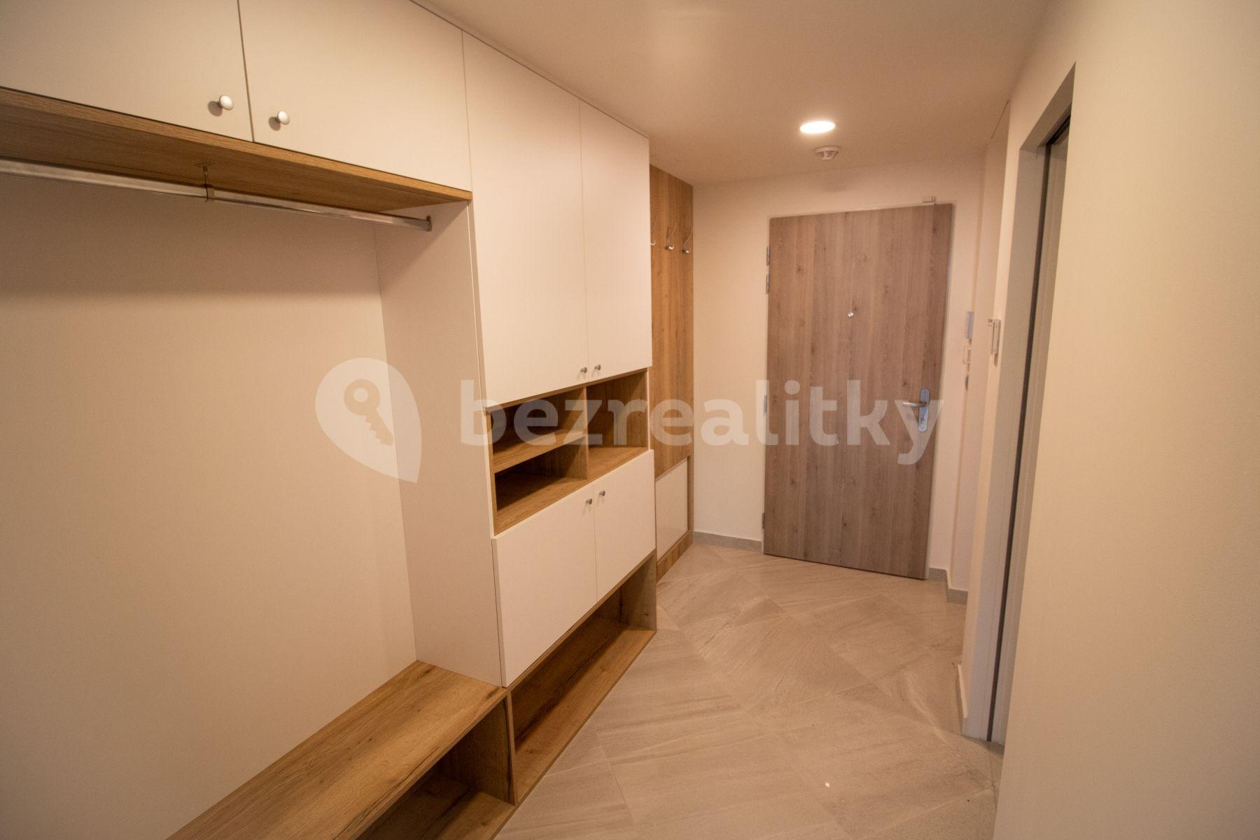 Pronájem bytu 1+kk 37 m², Kurta Konráda, Praha, Praha