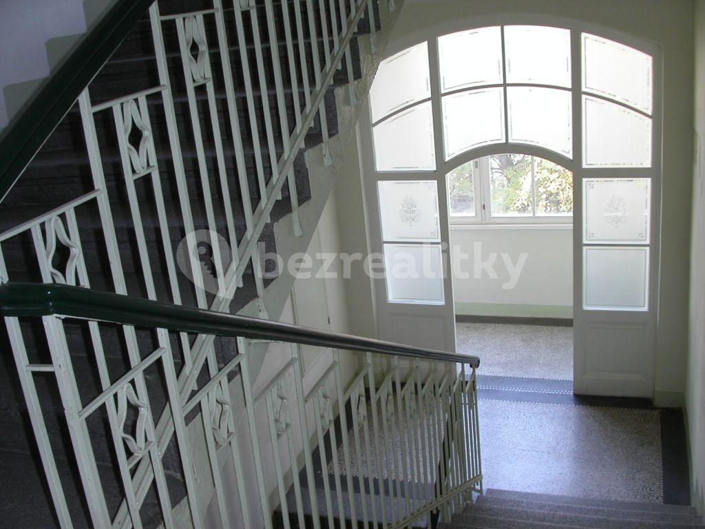 Pronájem bytu Garsoniéra 28 m², Velehradská, Praha, Praha