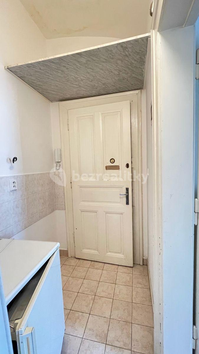 Pronájem bytu Garsoniéra 28 m², Velehradská, Praha, Praha