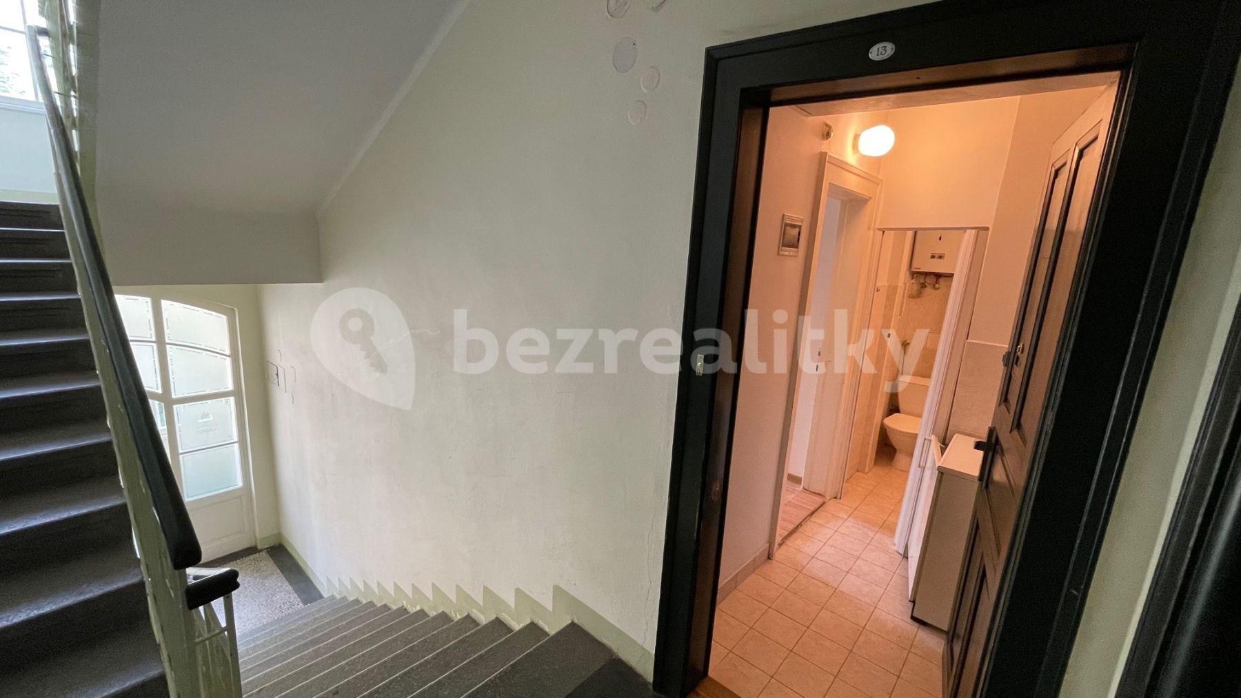 Pronájem bytu Garsoniéra 28 m², Velehradská, Praha, Praha