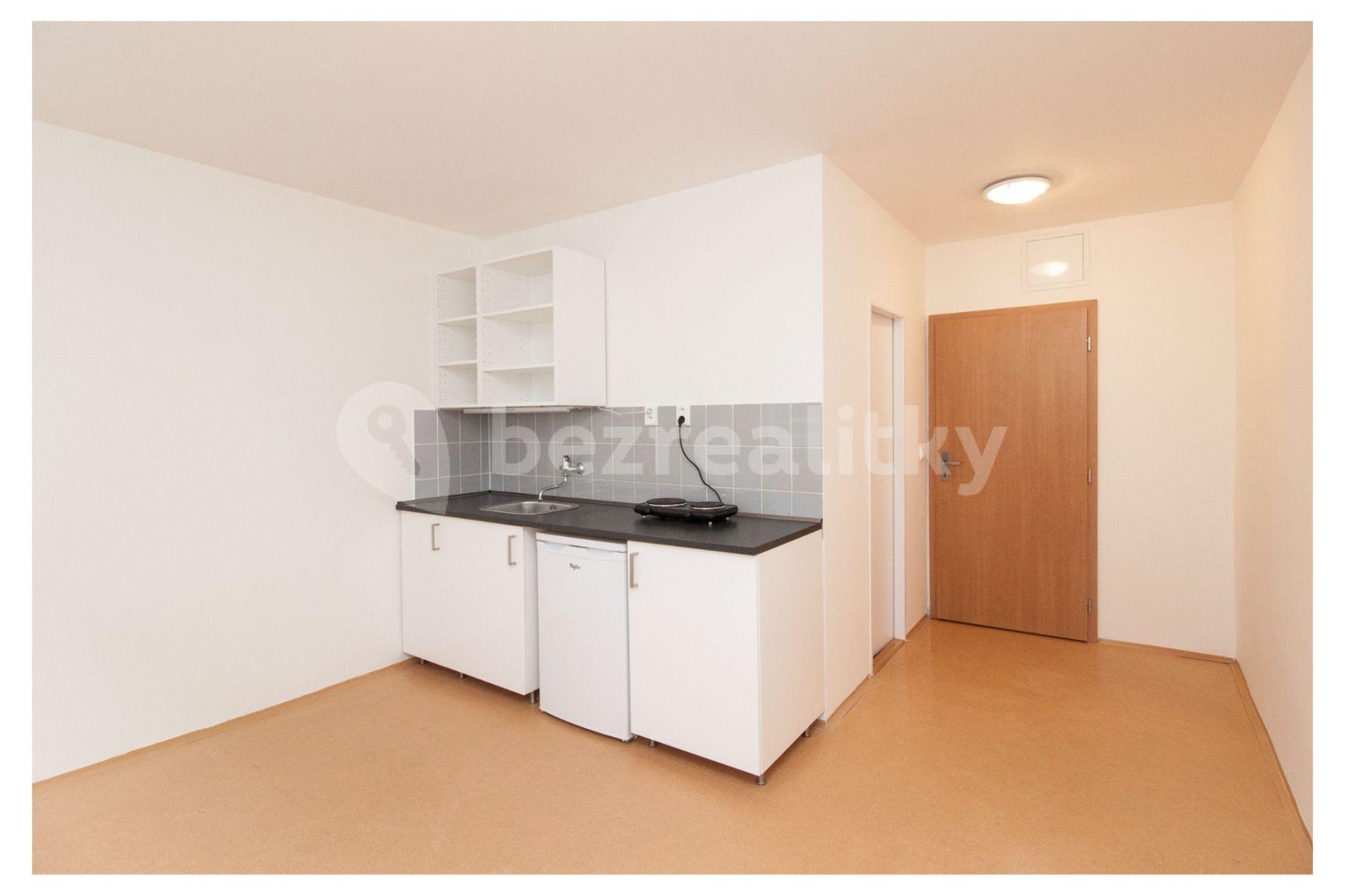 Pronájem bytu 1+kk 19 m², Zbynická, Praha, Praha