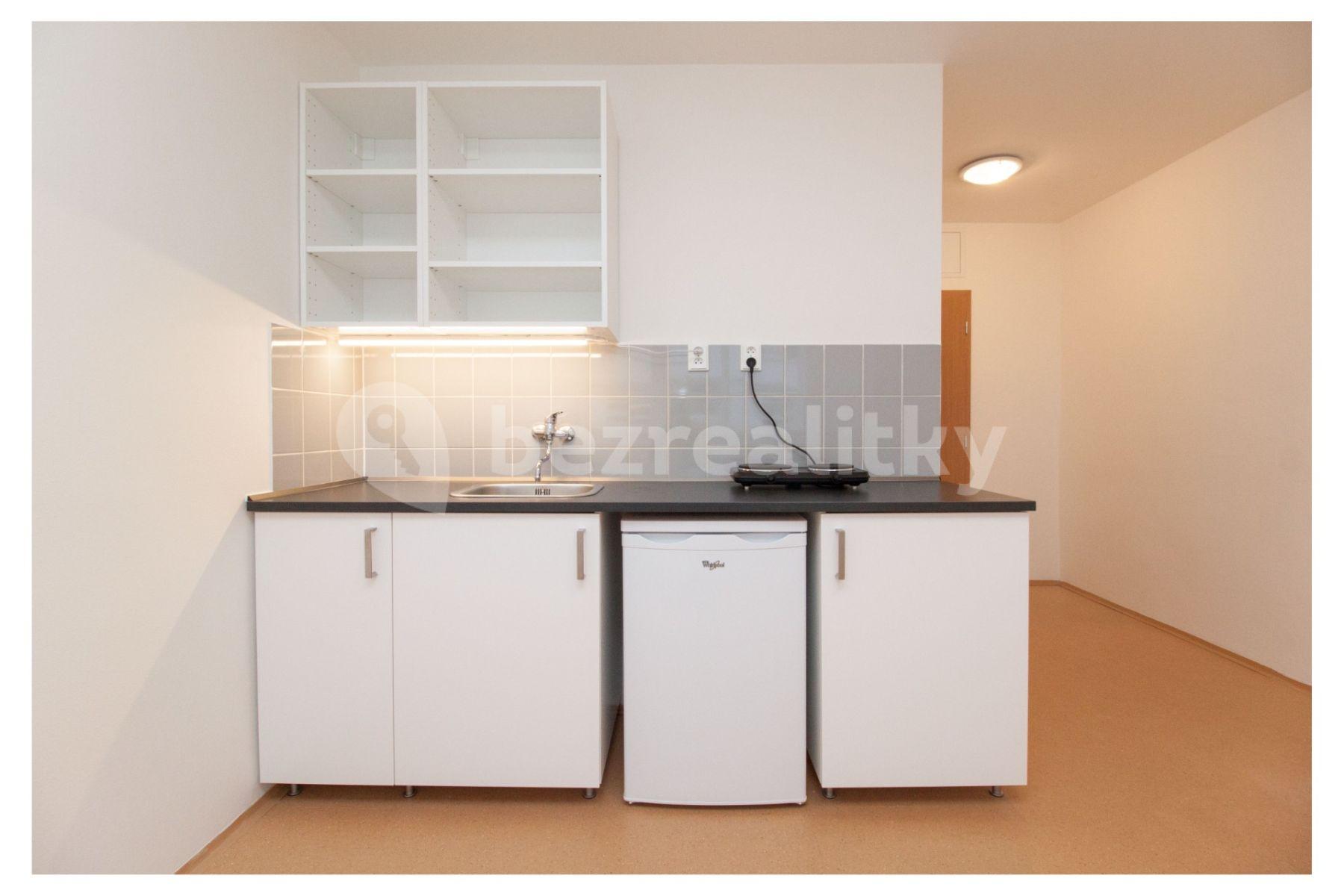 Pronájem bytu 1+kk 19 m², Zbynická, Praha, Praha