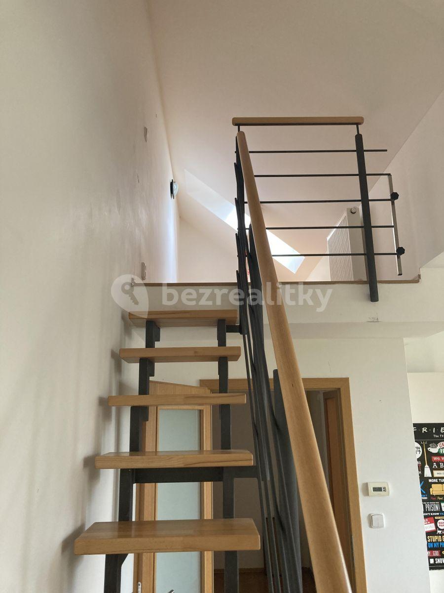 Pronájem bytu 1+kk 50 m², Jabloňová, Praha, Praha