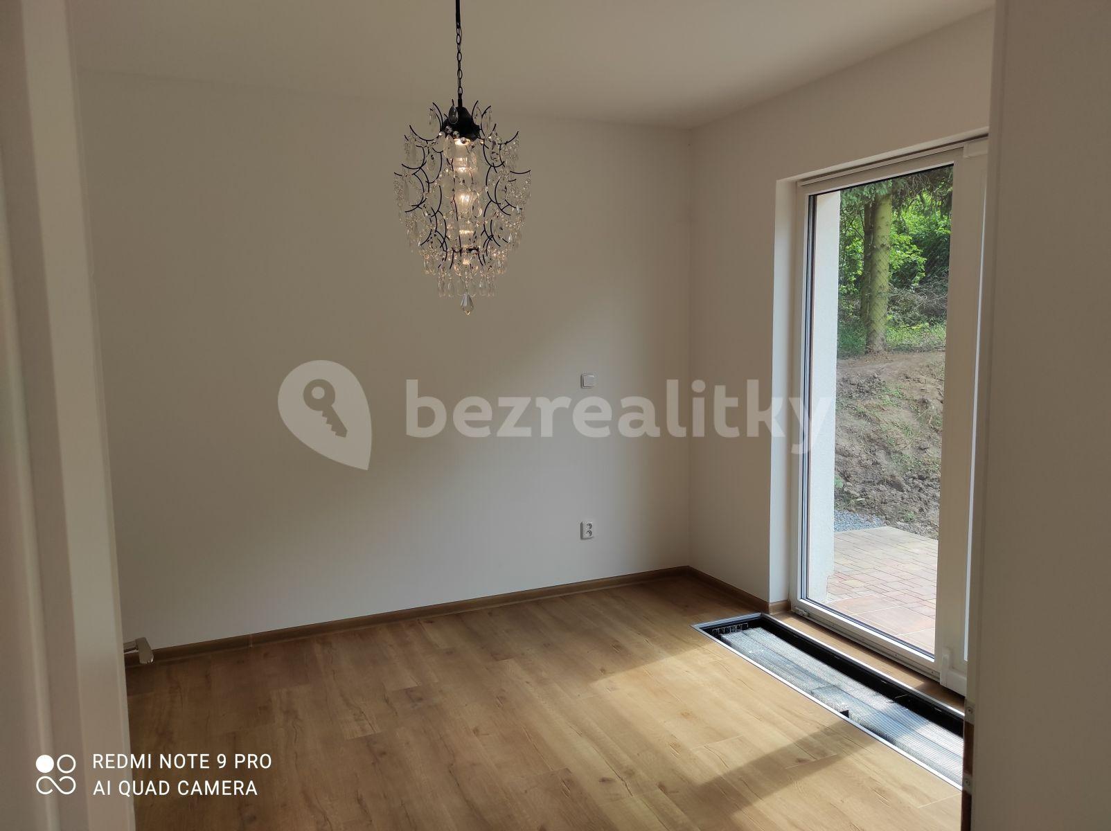 Pronájem domu 99 m², pozemek 430 m², Polní, Křenice, Středočeský kraj