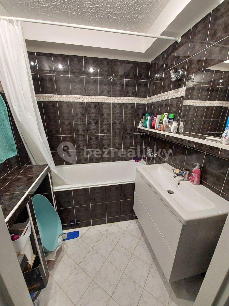 Pronájem bytu 3+1 70 m², Zdiměřická, Praha, Praha