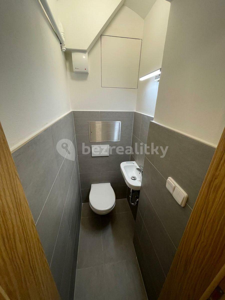 Pronájem bytu 1+kk 26 m², Slezská, Praha, Praha