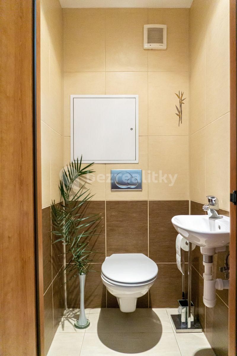 Pronájem bytu 2+kk 43 m², Skuteckého, Praha, Praha