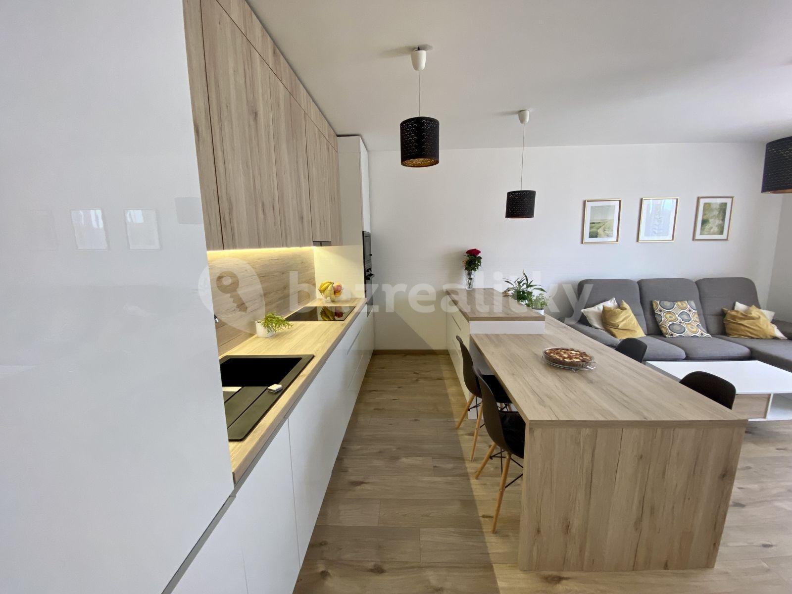 Pronájem bytu 2+1 60 m², Béžová, Petržalka, Bratislavský kraj