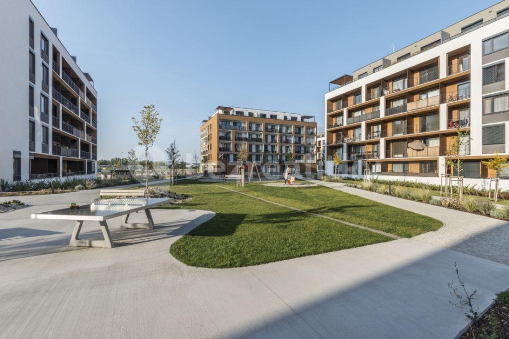 Pronájem bytu 2+1 60 m², Béžová, Petržalka, Bratislavský kraj