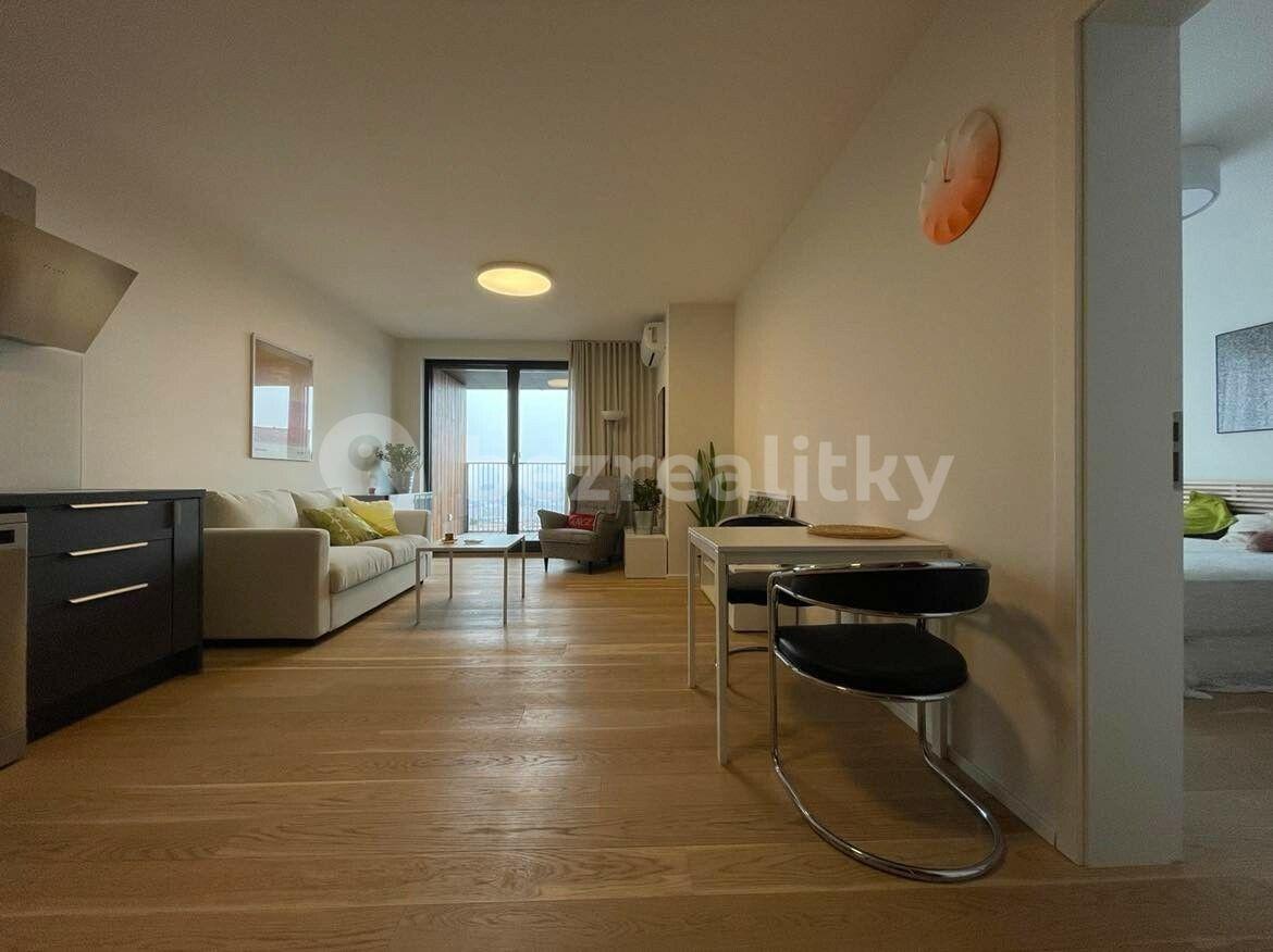 Pronájem bytu 2+1 48 m², Strážna, Nové Mesto, Bratislavský kraj