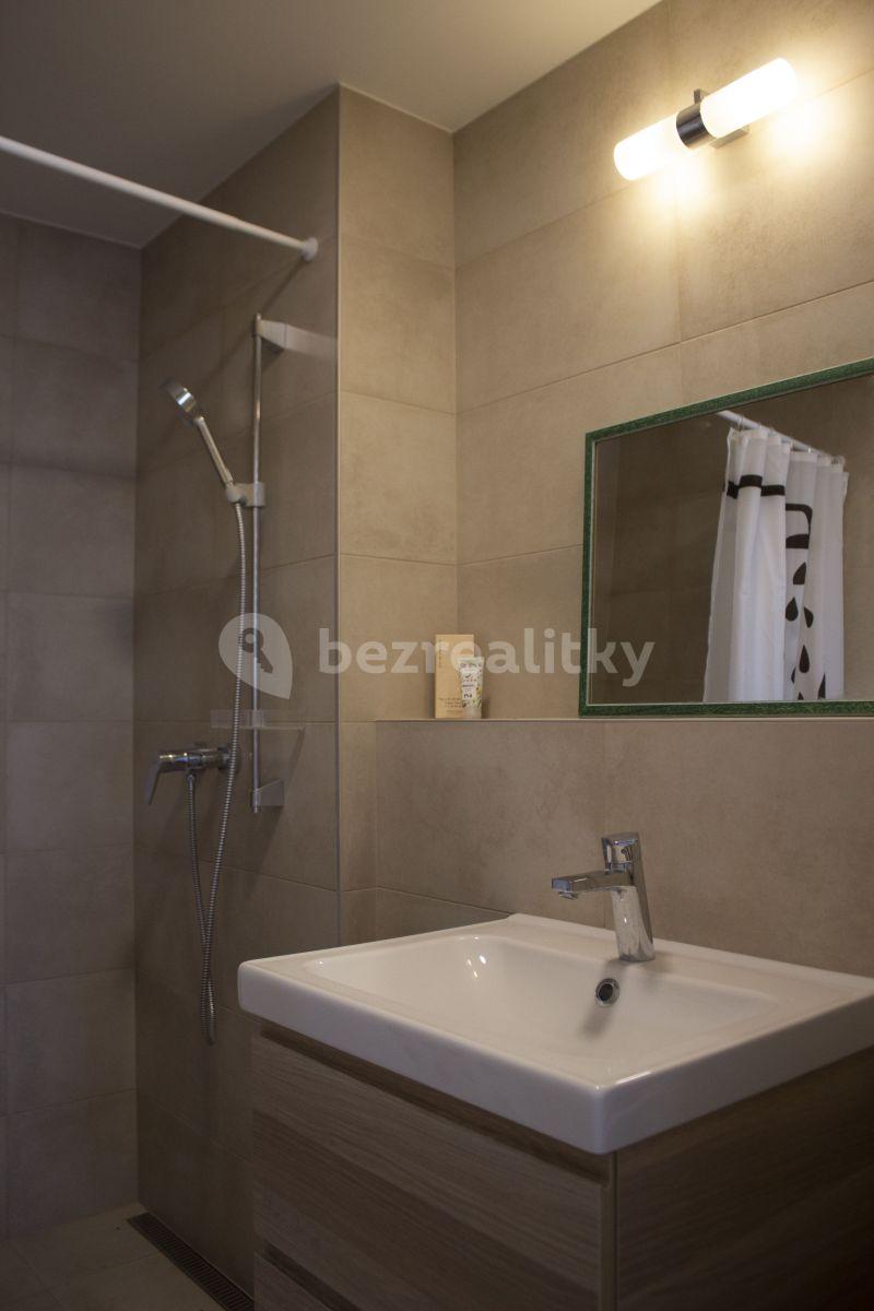 Pronájem bytu 2+1 48 m², Strážna, Nové Mesto, Bratislavský kraj