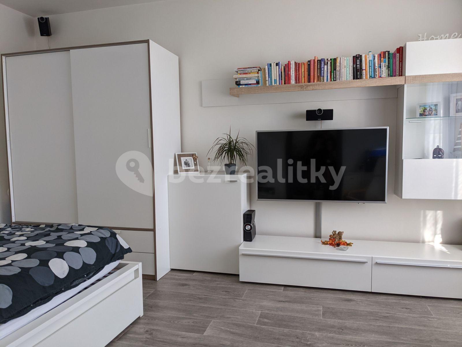 Pronájem bytu 1+1 37 m², Jahodová, Karlovy Vary, Karlovarský kraj