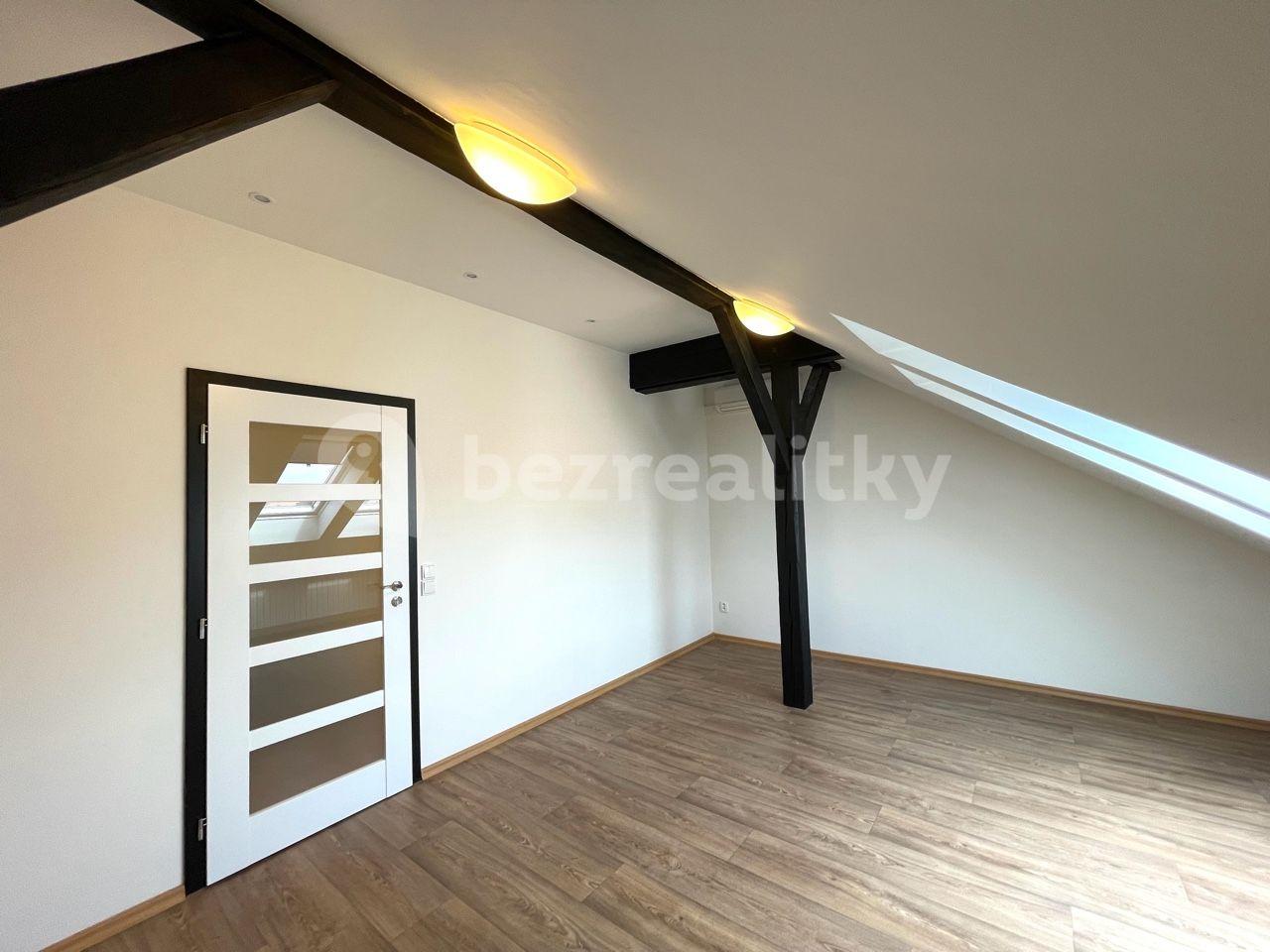 Pronájem bytu 3+1 110 m², Sokolovská, Praha, Praha