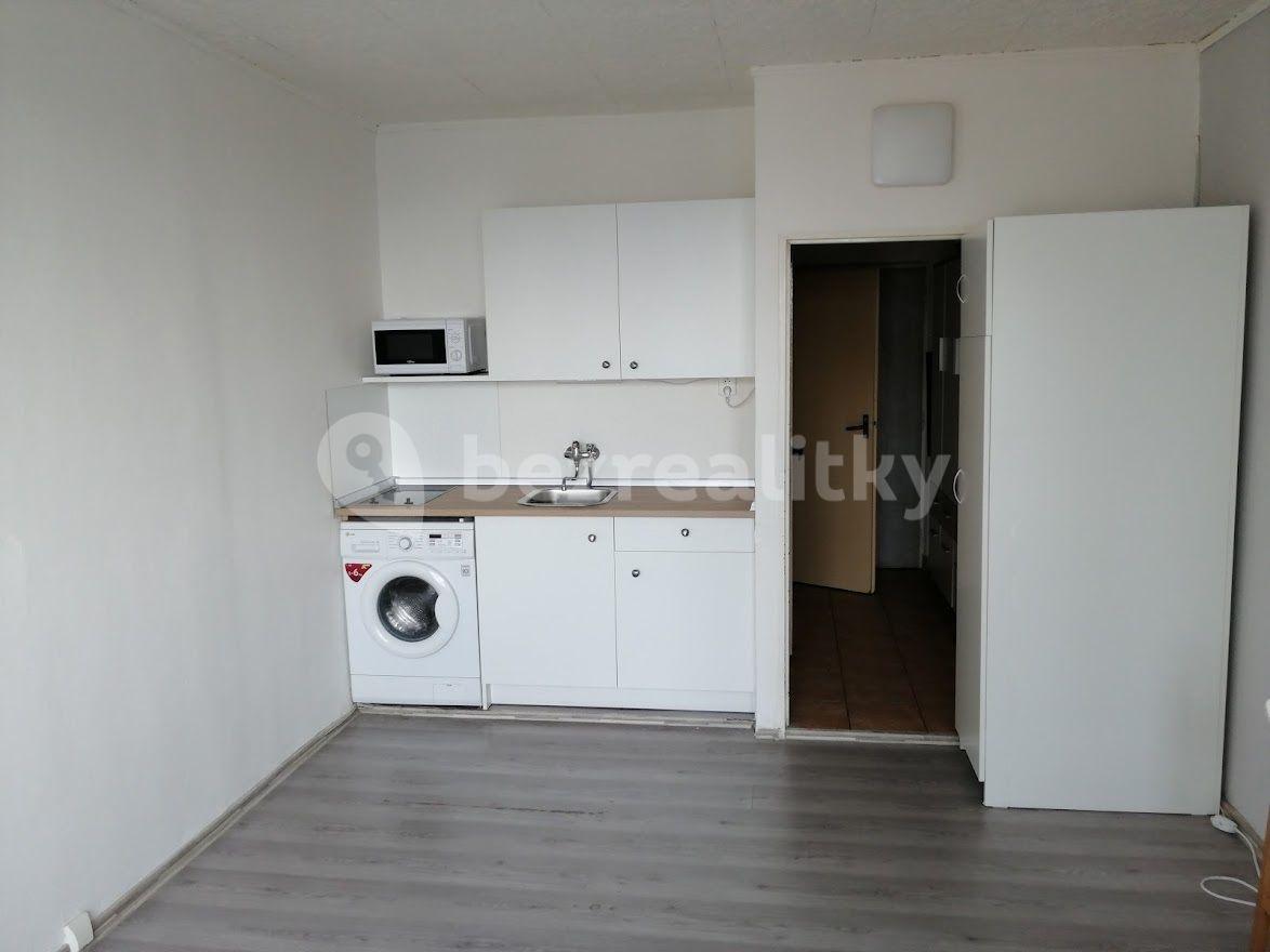 Pronájem bytu 1+kk 24 m², Počernická, Praha, Praha