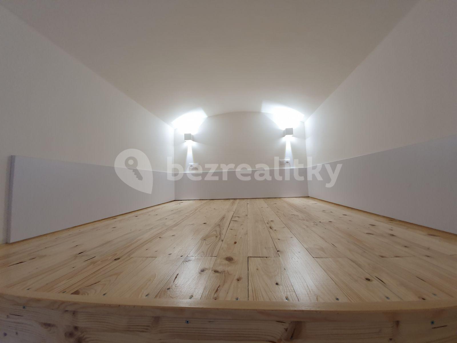 Pronájem bytu 1+1 32 m², Ostrovského, Praha, Praha