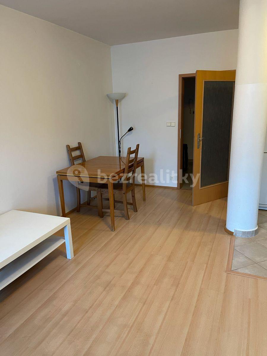 Pronájem bytu 1+kk 37 m², Trmická, Praha, Praha