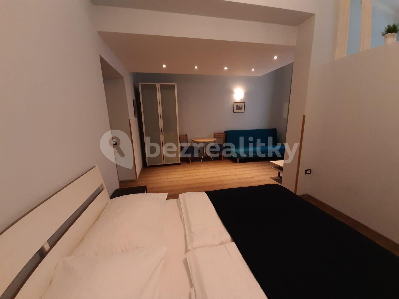 Pronájem bytu 1+1 40 m², Duškova, Praha, Praha