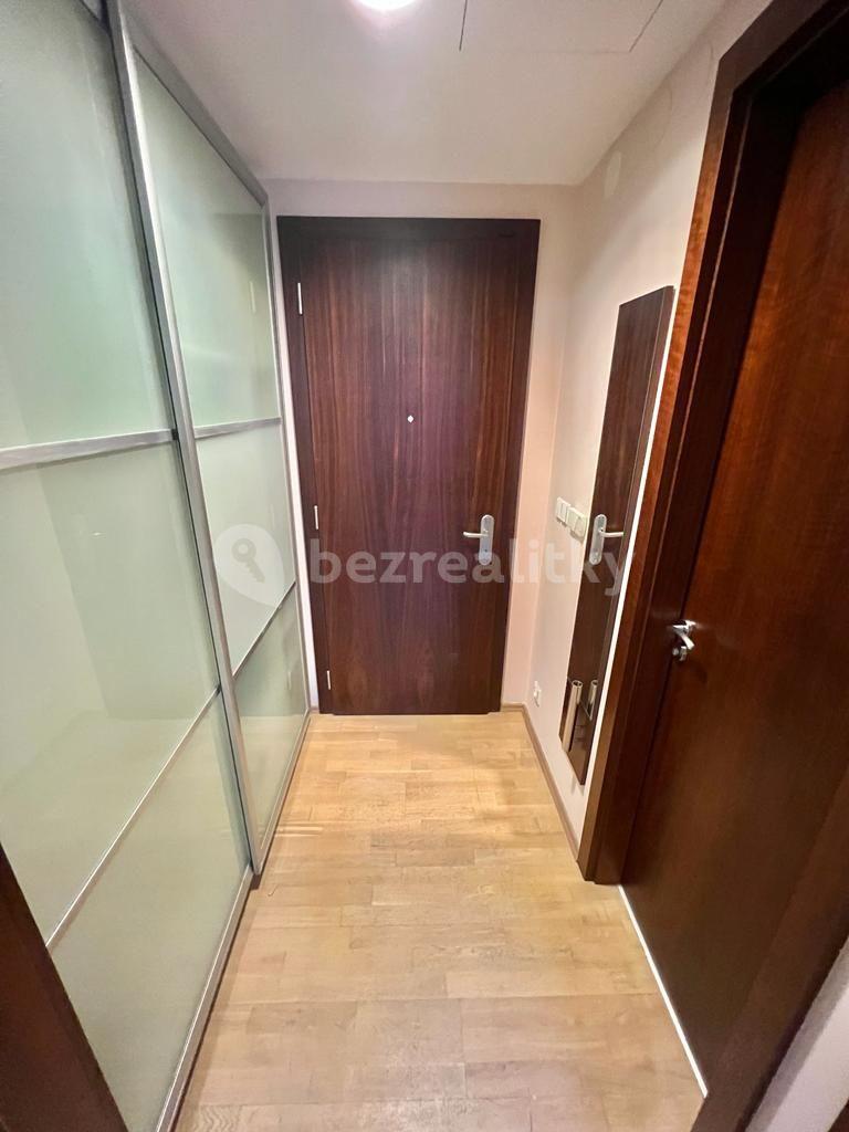 Pronájem bytu 2+kk 40 m², Americká, Praha, Praha